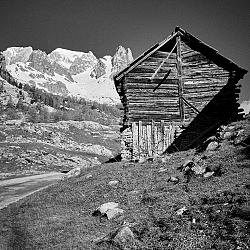 Pointe des Cerces, Chalets Laval