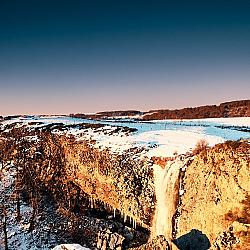 Lever de soleil sur la cascade du Déroc