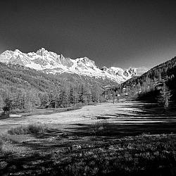 Le Queyrellin au levant depuis le pont de Souche, Basse Sausse