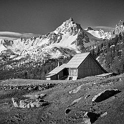 Dent du Diable, Chalets de Laval