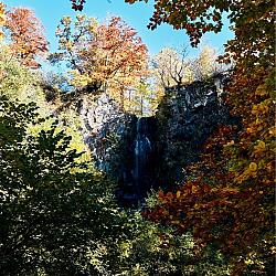 Cascade sur le ruisseau d'Aubrac